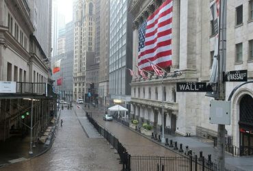 وال استریت سال ۲۰۲۲ را با بیشترین افت سالانه از سال ۲۰۰۸ به پایان رساند