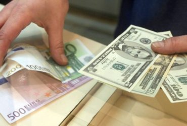 پشت‌پرده اصرار‌ بر اجرای صادرات ریالی/ ‌عده‌ای دنبال فروش ارز صادرات در بازار آزاد هستند
